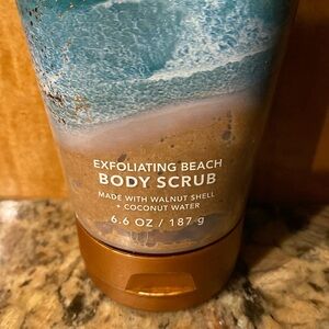 🏖️AT THE BEACH🏖️ Exfoliating Beach Body Scrub, by BBW, 6.6-oz / 187g, NWTag